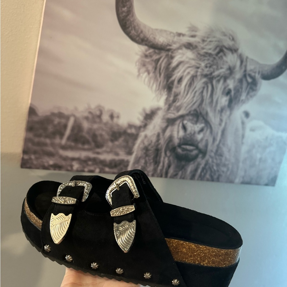Western Buckle black platform sandals